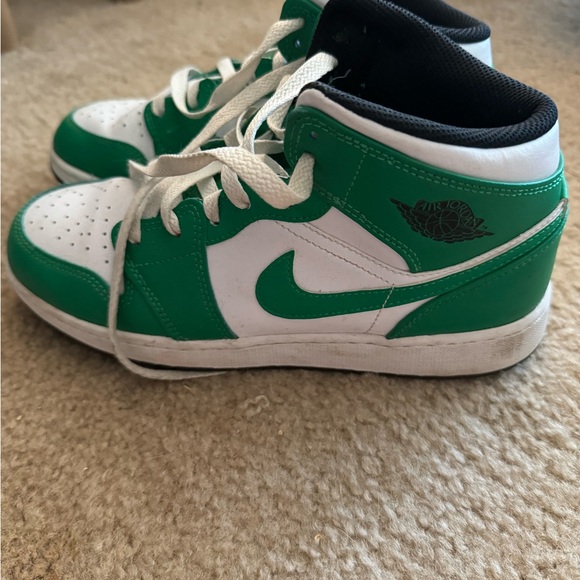 AIR JORDAN 1 MID - Picture 4 of 7